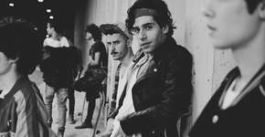 Com cenas eróticas, novo clipe de Thiago Pethit mostra o universo dos garotos de programa