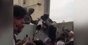 Mães entregam seus filhos a militares no Afeganistão: ‘Salva meu bebê’