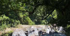 A menos de 1 hora de SP: 3 cachoeiras secretas pra fugir da rotina!
