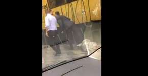 Vídeo causa revolta ao mostrar agressão a morador de rua em SP