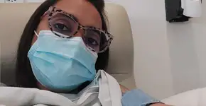 ‘Sem esse sangue eu jamais estaria viva’: pedagoga convive com doença grave e depende de transfusões desde os três meses de vida