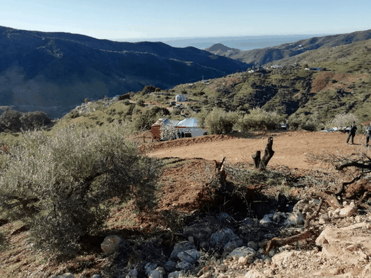 Equipes trabalham ativamento no resgate do menino de 2 anos em poço na Espanha.