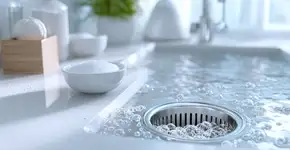 Como desentupir um ralo em 5 minutos e eliminar entupimentos