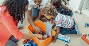 Conheça brincadeiras inteligentes para pais e filhos