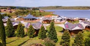 Resort na Serra Gaúcha tem bangalôs com ‘teto de vidro’