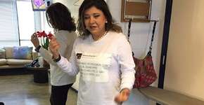 Roberta Miranda usa camiseta do seu famoso tuíte no ‘Encontro’