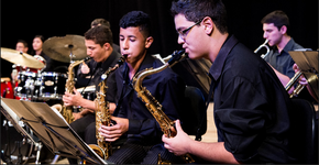 Leandro Bonfim se apresenta no projeto “Música na Conveniência” no Sesc Consolação