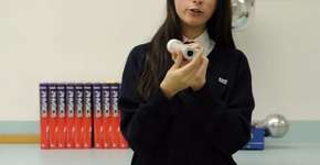 Jovem canadense cria lanterna que funciona com o calor das mãos