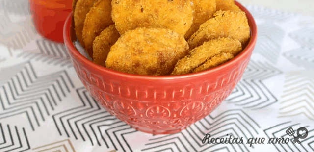 Faça deliciosos chips empanados de abobrinha em 5 passos fáceis