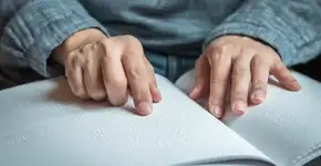 Fundação Dorina oferece cursos profissionalizantes para cegos