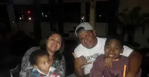 Mãe faz petição e vence discriminação contra filhos adotivos