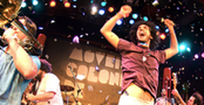 Móveis Coloniais de Acaju no Sesc Pompéia