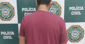 Menina de 27 dias morre após ser estuprada; Pai foi preso no enterro