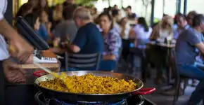Festival de paellas tem música ao vivo e pratos exclusivos