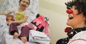 Por trás de tanta brincadeira, a história real da palhaça Lola