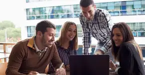 Empresa de TI oferece 100 vagas para brasileiros na Espanha