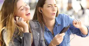 Bactérias em fones podem causar problemas de saúde graves