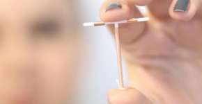 Contracepção é um direito: SUS amplia acesso ao DIU no pós-parto