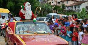 Papai Noel dos Correios visita crianças de Mariana (MG)