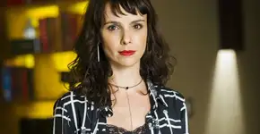 Débora Falabella exibe novo visual no ‘Melhores do Ano’