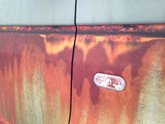 A capa de ferrugem foi confeccionada pela empresa Clyde Wraps (Foto: Reprodução)