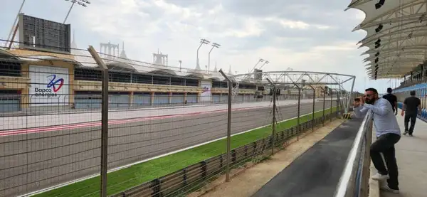 Reta principal do autódromo de Bahrein