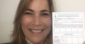 Capitã Cloroquina é vacinada contra a covid-19