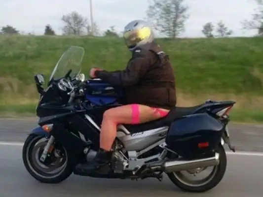 Pessoas que não se importam em ter um estilo inusitado (Reprodução/Gadoo)