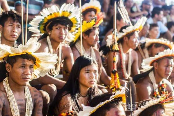 Tribo indígena por Marina Quezada