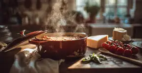 Receita prepara lasanha cremosa no fogão usando apenas vapor da tampa