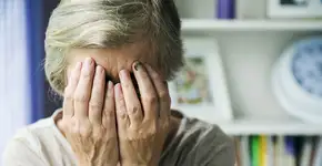 Violência contra idosos é crime; saiba como denunciar