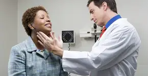 Caroço no pescoço: veja as causas e quando é necessário procurar um médico