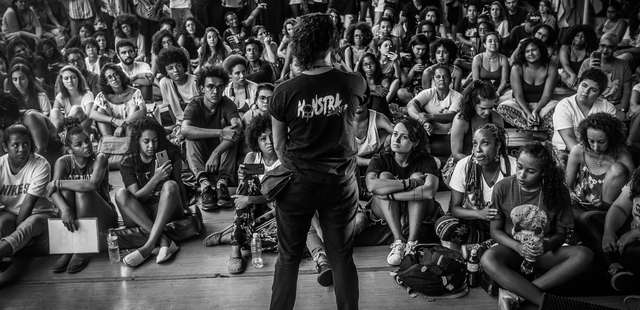 Festival Poesia em Presença