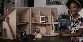 Documentário apresenta artesãs que confeccionam bonecas negras para suprir a falta do mercado