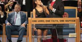 Bispo assedia Ariana Grande durante funeral de Aretha Franklin