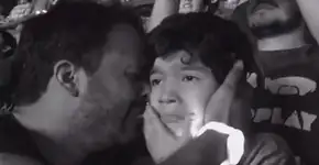 [Vídeo] Pai registra reação de filho autista ao ouvir música preferida em show do Coldplay