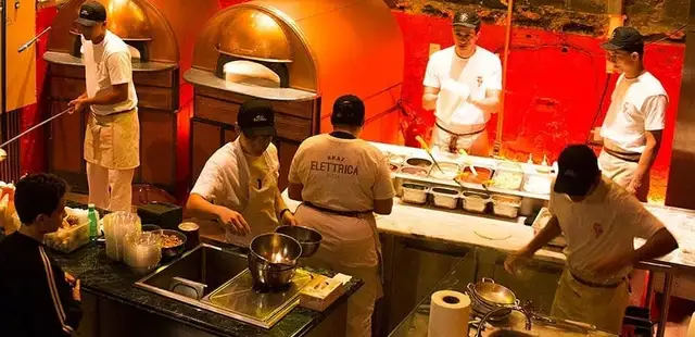 5 lugares para matar a larica da madrugada em SP