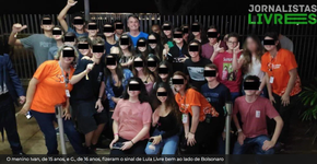 Polêmica foto mostra Bolsonaro com dois alunos rebeldes