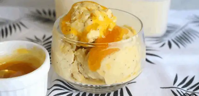 Faça um delicioso sorvete de maracujá com calda usando apenas 5 ingredientes