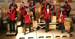 Móveis Coloniais de Acaju e Bocato tocam no Itaú Cultural