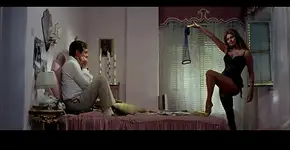 Guia do striptease: dicas para arrasar na arte da sedução