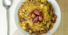 Aprenda a fazer farofa de pinhão