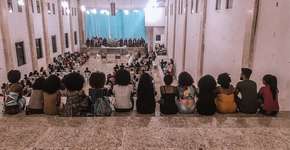 Pastor se nega a batizar jovem negra porque ela tem cabelo crespo