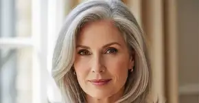 Por que cada vez menos pessoas retocam ou cobrem os cabelos brancos? A resposta é a “disfarce de cabelos brancos”, que permite que os fios grisalhos pareçam naturais e bonitos