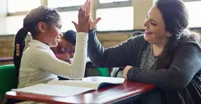 ONG oferece bolsas de estudos para alunos da rede pública