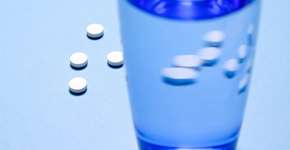 Médico alerta mulheres de 30 a 40 anos sobre remédios para dor de cabeça