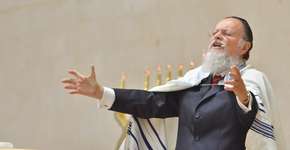 Bispo Edir Macedo aposta em time de futebol e produção de mel