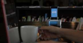 Aparelho transforma Iphone em robô