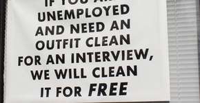 Lavanderia lava roupas de pessoas desempregadas e melhora sua autoestima nas entrevistas de emprego