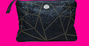 Grife lança linha de bolsas feita com couro de abacaxi